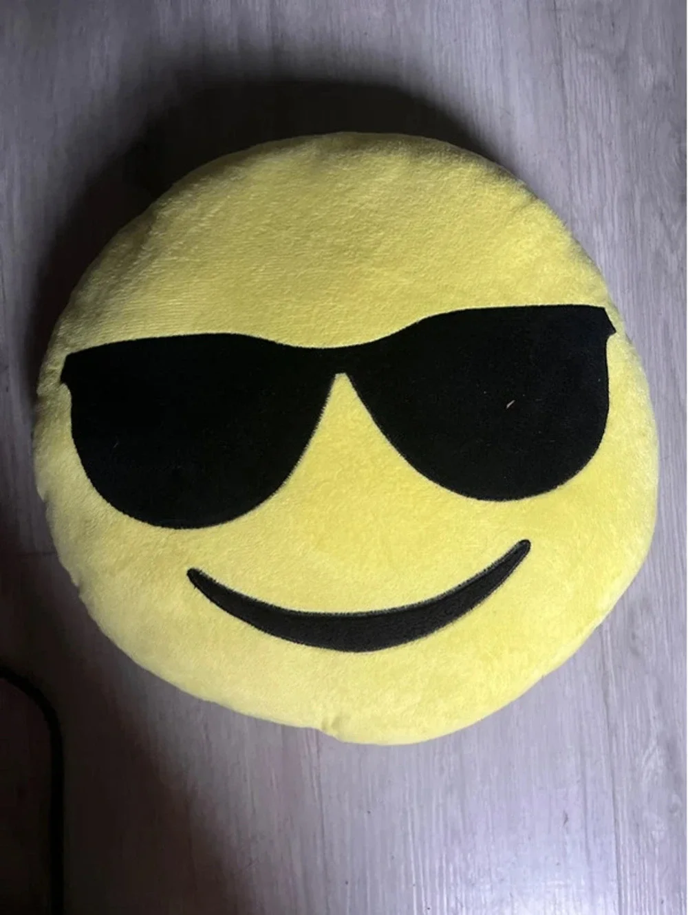 2 emoji pillow smilie face 11”